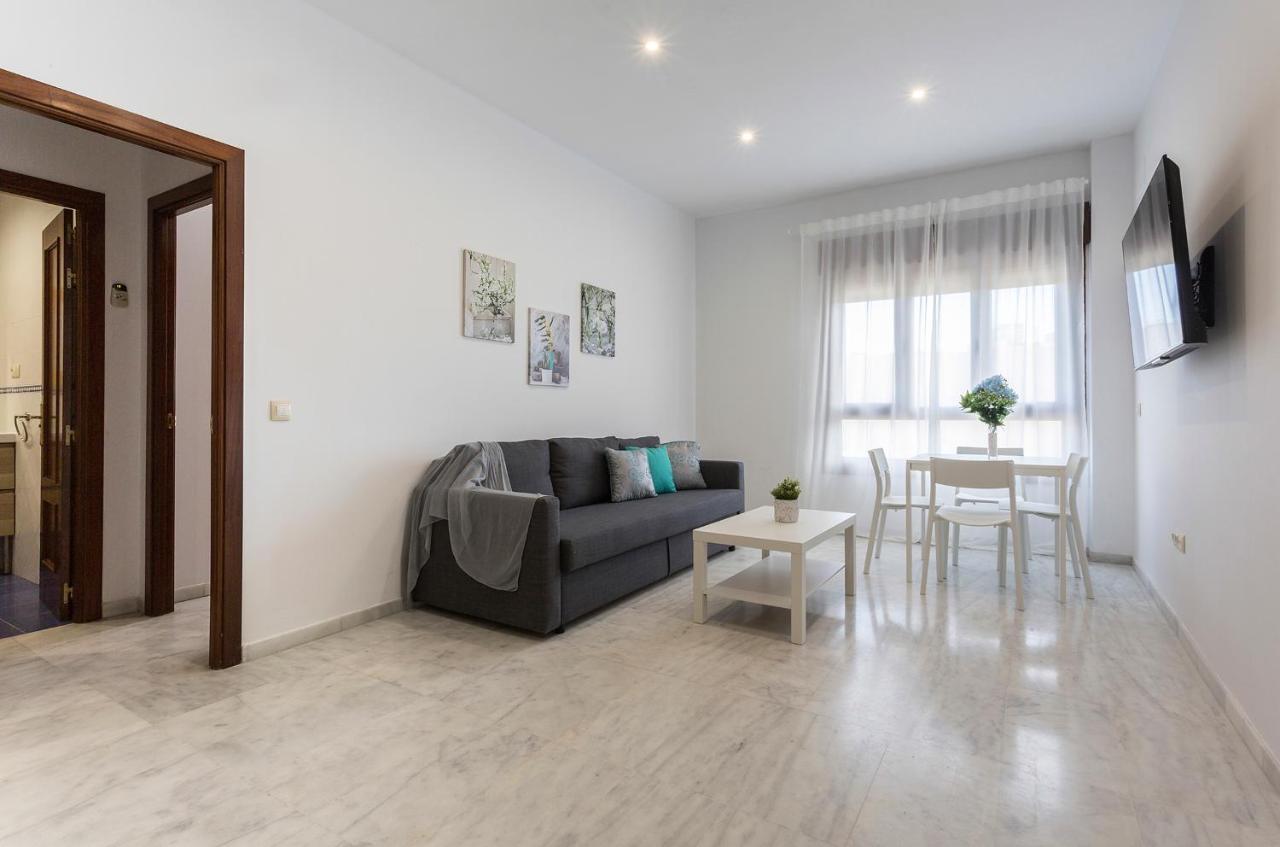 Acceso Sevilla Piscina Moderno Parking Gratis 볼무요스 외부 사진