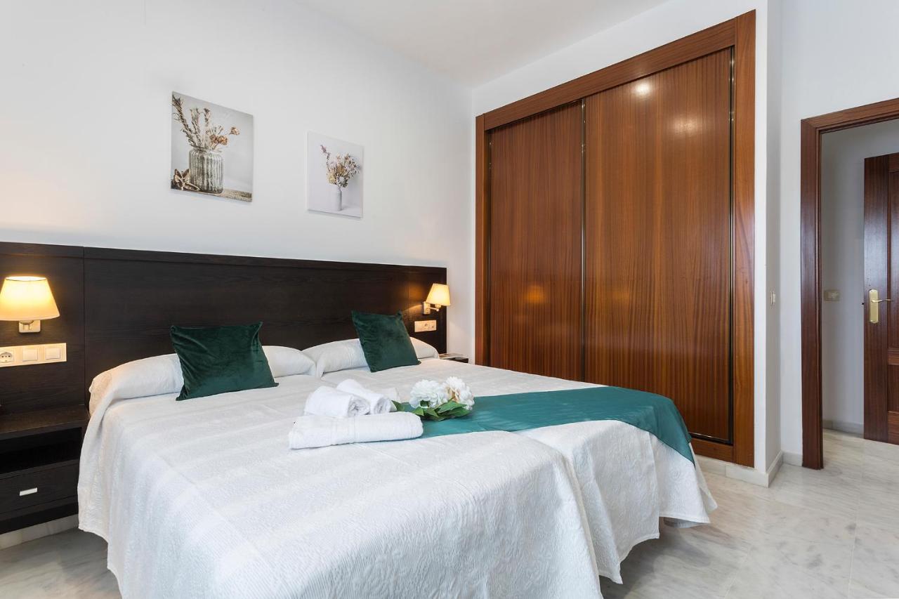 Acceso Sevilla Piscina Moderno Parking Gratis 볼무요스 외부 사진