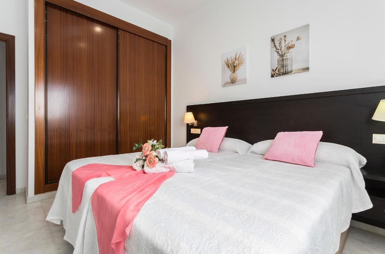 Acceso Sevilla Piscina Moderno Parking Gratis 볼무요스 외부 사진