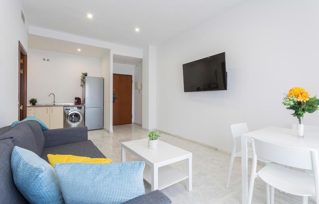 Acceso Sevilla Piscina Moderno Parking Gratis 볼무요스 외부 사진