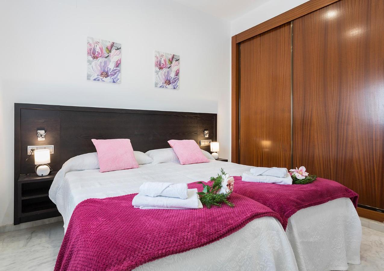 Acceso Sevilla Piscina Moderno Parking Gratis 볼무요스 외부 사진