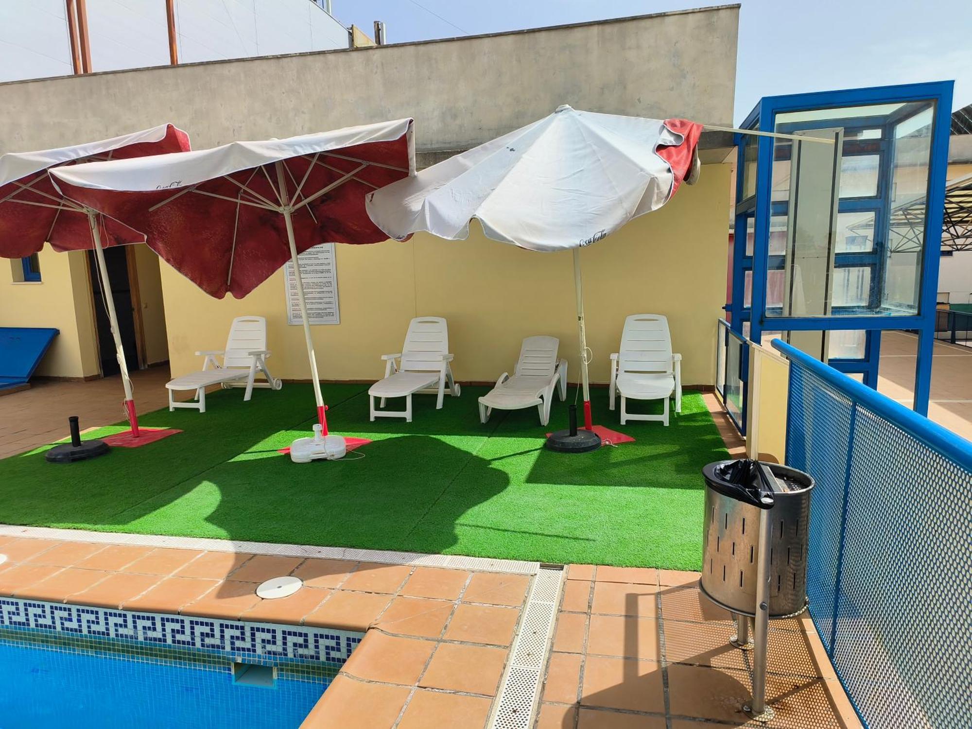 Acceso Sevilla Piscina Moderno Parking Gratis 볼무요스 외부 사진